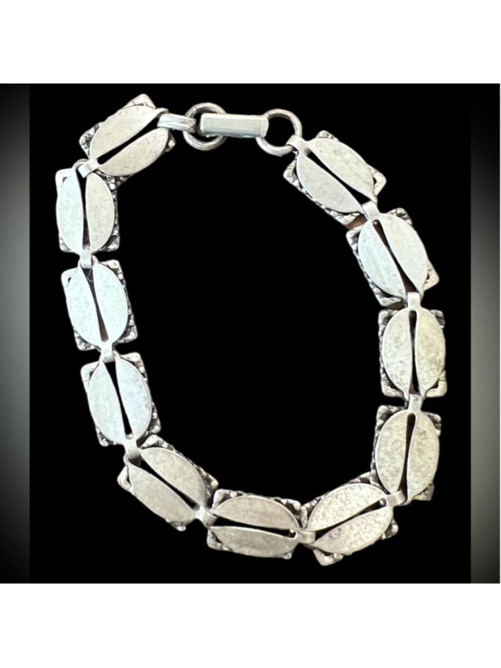 Antique Art Deco Sterling Silver Bracelet This lovely bracelet is exceptional!
